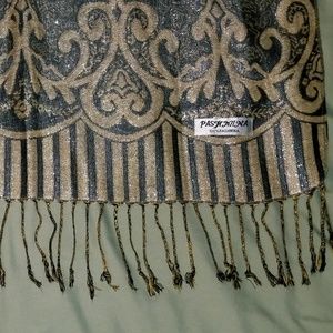 Pashmina scarf / shawl